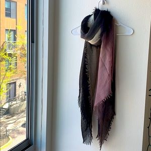 Airy ombré wool/cashmere scarf